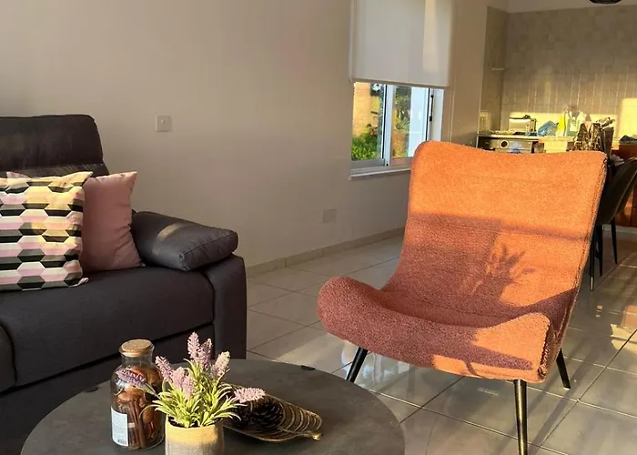 Apartamento 2 Bedroom Sea View Apartment, Molos Complex - By Imh Travel&tours Paphos