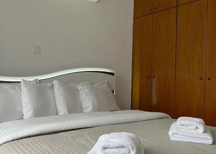 2 Bedroom Sea View Apartment, Molos Complex - By Imh Travel&tours Apartamento Paphos