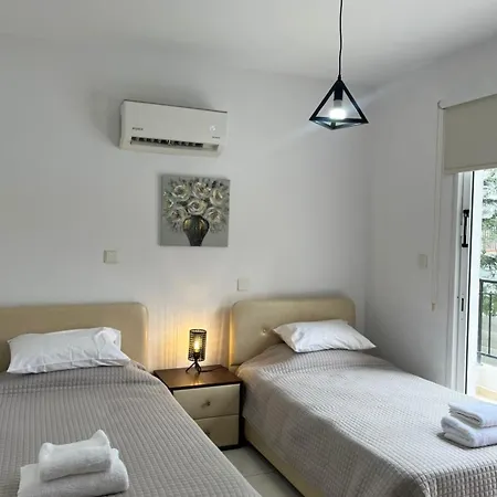 Appartamento 2 Bedroom Sea View Apartment, Molos Complex - By Imh Travel & Tours *