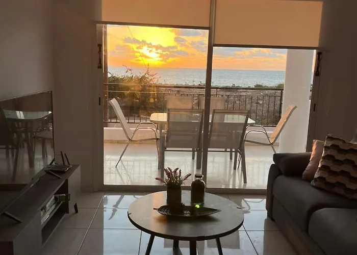 Apartmán 2 Bedroom Sea View Apartment, Molos Complex - By Imh Travel & Tours Paphos