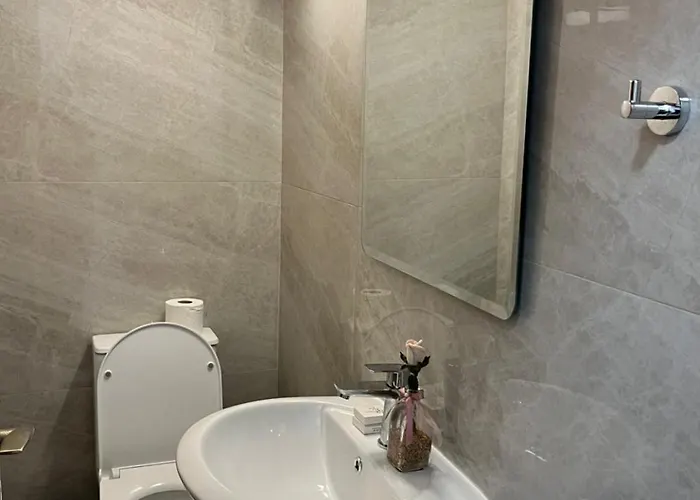 2 Bedroom Sea View Apartment, Molos Complex - By Imh Travel & Tours Apartmán Paphos